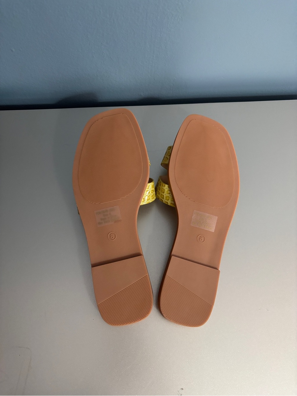 Fran Willor Croc Embossed Sandals - Picture 3 of 3